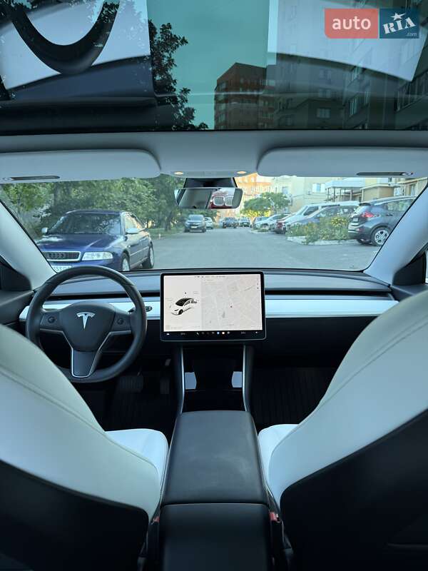 Седан Tesla Model 3 2020 в Харкові