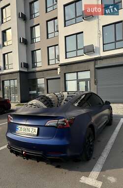Седан Tesla Model 3 2022 в 