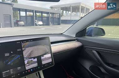 Седан Tesla Model 3 2021 в 