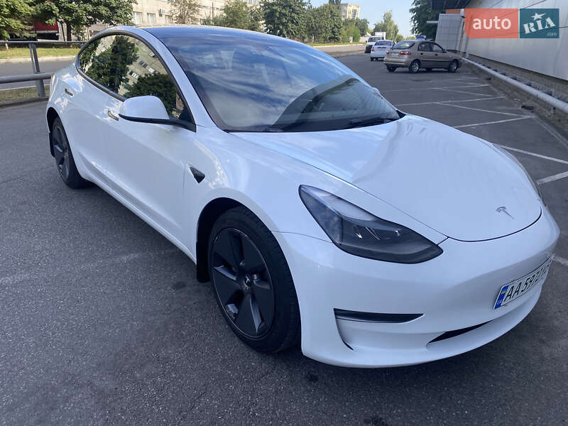 Tesla Model 3 2023