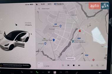 Седан Tesla Model 3 2021 в 