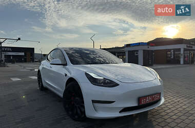 Седан Tesla Model 3 2023 в 