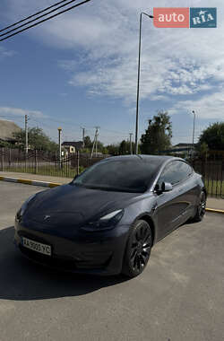 Седан Tesla Model 3 2021 в 