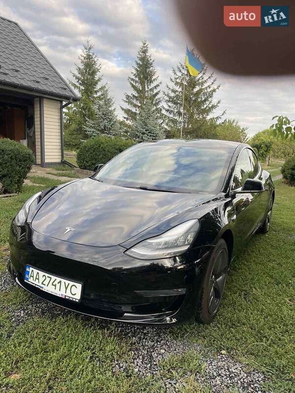 Седан Tesla Model 3 2019 в 
