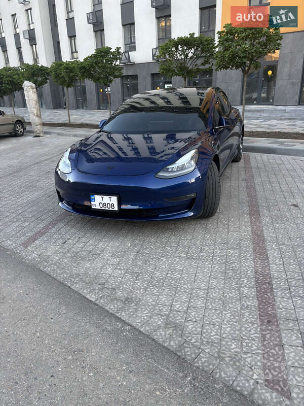 Седан Tesla Model 3 2019 в Запоріжжі