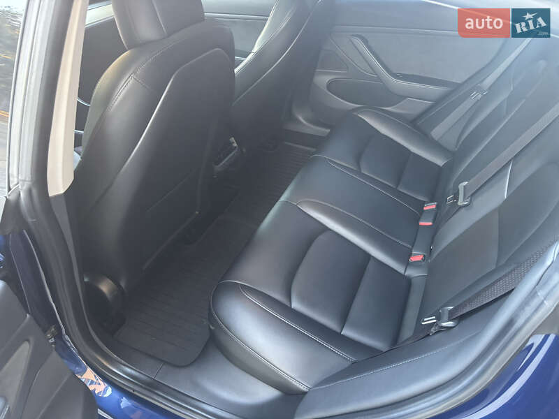 Седан Tesla Model 3 2019 в Запоріжжі