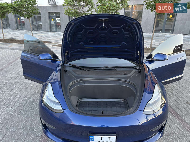 Седан Tesla Model 3 2019 в Запоріжжі