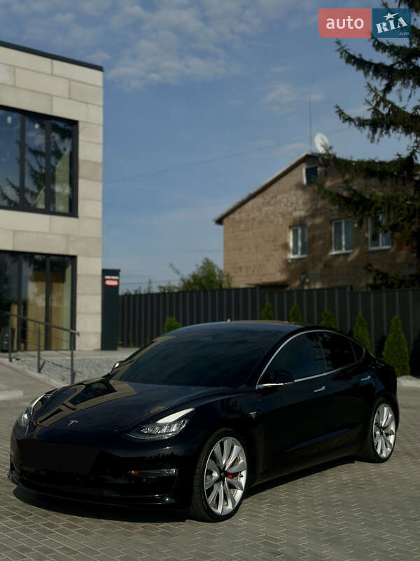 Седан Tesla Model 3 2019 в Луцке фото Седан Tesla Model 3 2019 в Луцке