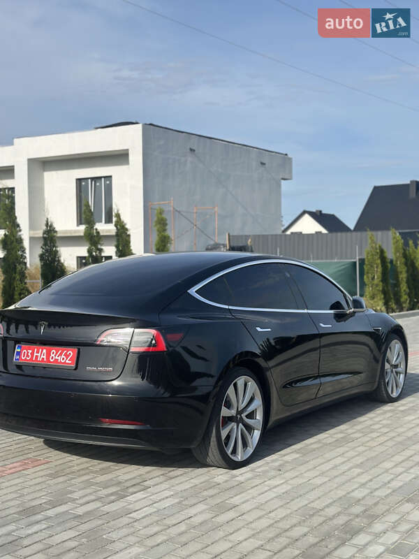 Седан Tesla Model 3 2019 в Луцьку
