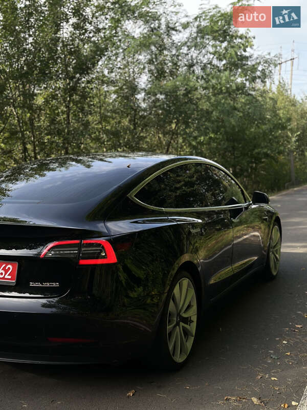 Седан Tesla Model 3 2019 в Луцьку