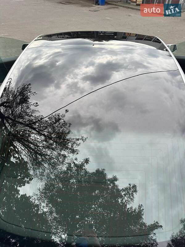 Седан Tesla Model 3 2019 в Львові