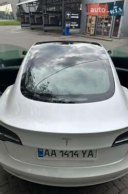Седан Tesla Model 3 2019 в 