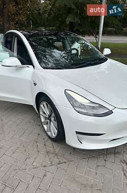 Седан Tesla Model 3 2019 в 