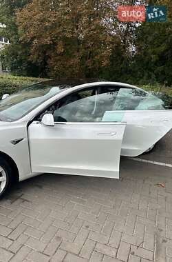 Седан Tesla Model 3 2019 в 