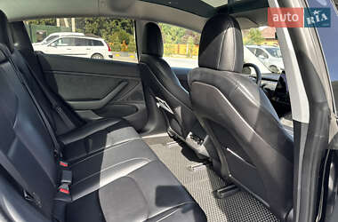 Седан Tesla Model 3 2021 в 