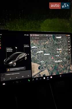 Седан Tesla Model 3 2019 в 