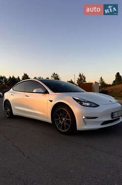 Седан Tesla Model 3 2022 в Полтаві