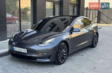 Седан Tesla Model 3 2021 в Ужгороді