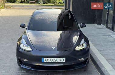 Седан Tesla Model 3 2021 в 