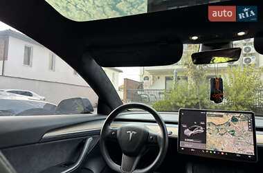 Седан Tesla Model 3 2021 в 