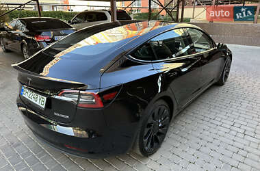 Седан Tesla Model 3 2023 в 