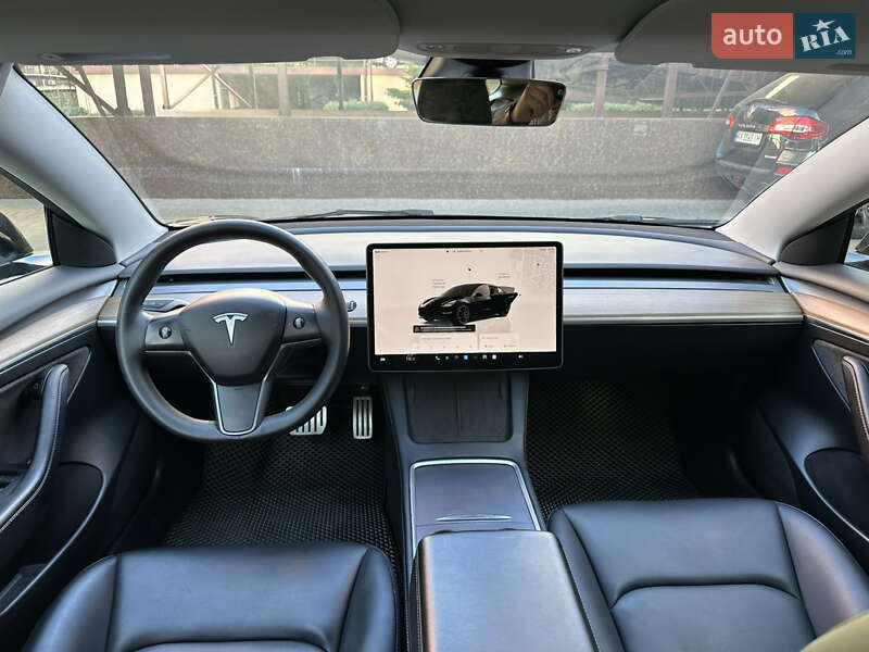 Седан Tesla Model 3 2023 в Одесі