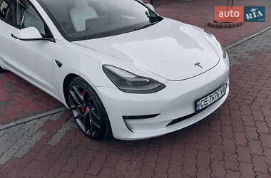 Седан Tesla Model 3 2023 в 