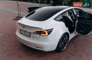 Седан Tesla Model 3 2023 в 