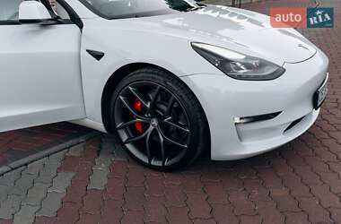 Седан Tesla Model 3 2023 в 