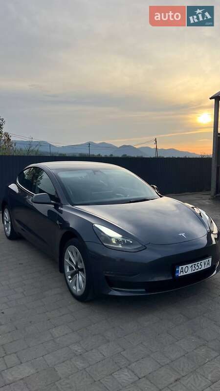 Tesla Model 3 2021