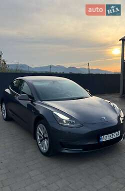 Седан Tesla Model 3 2021 в 