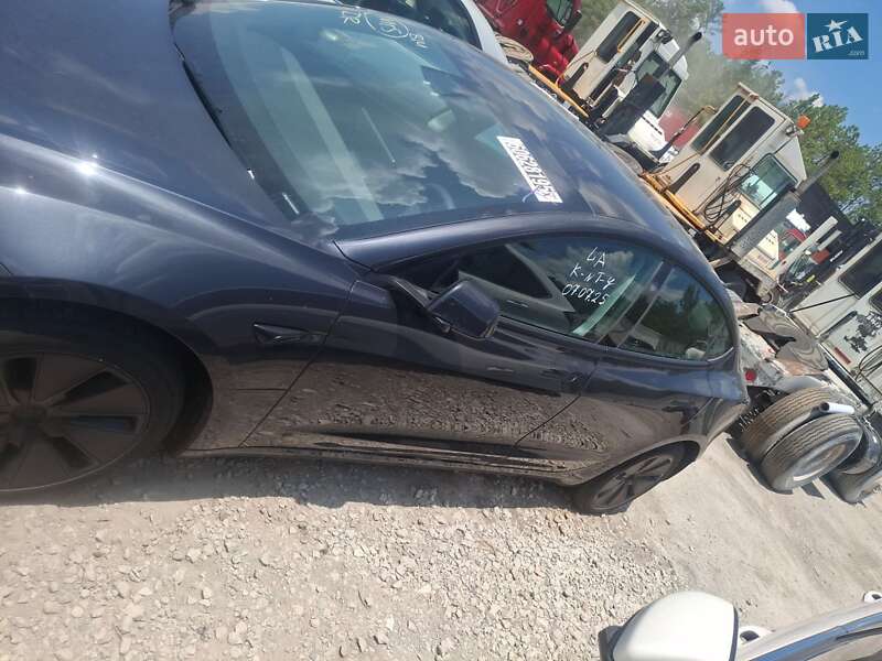 Седан Tesla Model 3 2024 в Киеве