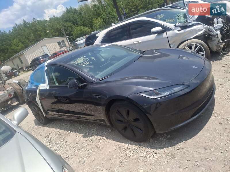 Седан Tesla Model 3 2024 в Киеве