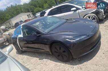 Седан Tesla Model 3 2024 в 