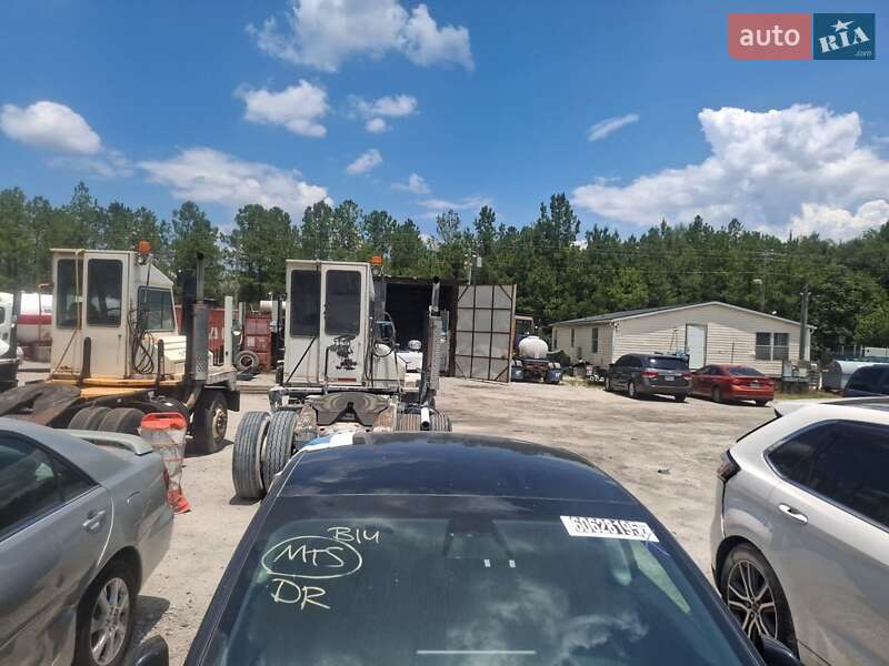 Седан Tesla Model 3 2024 в Киеве