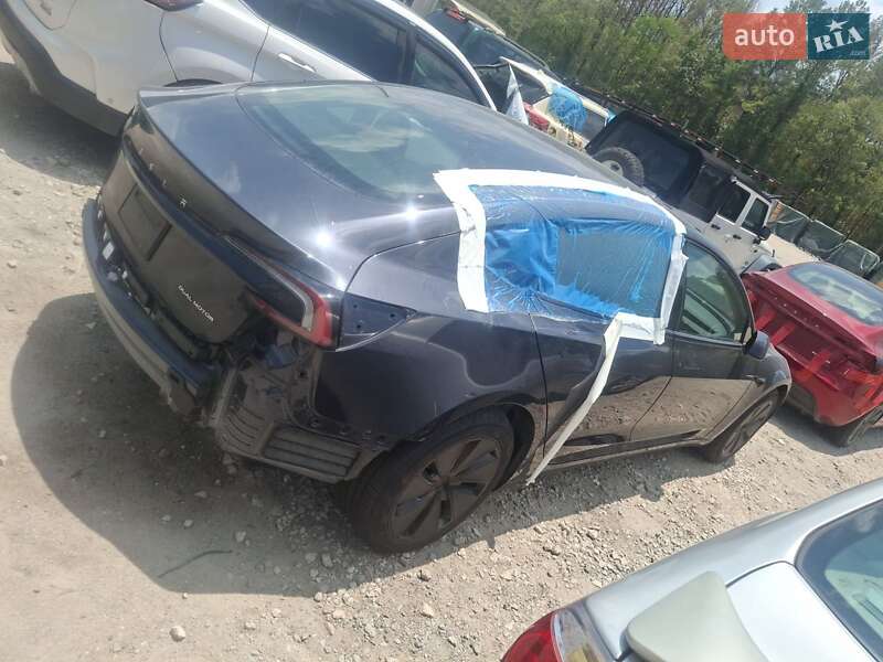 Седан Tesla Model 3 2024 в Киеве