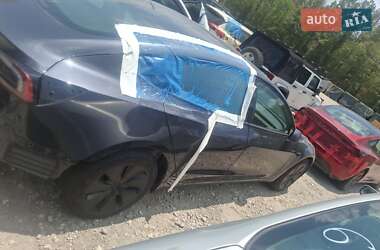 Седан Tesla Model 3 2024 в 
