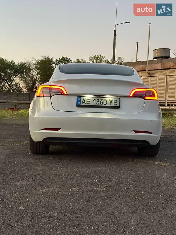 Седан Tesla Model 3 2022 в Кривому Розі