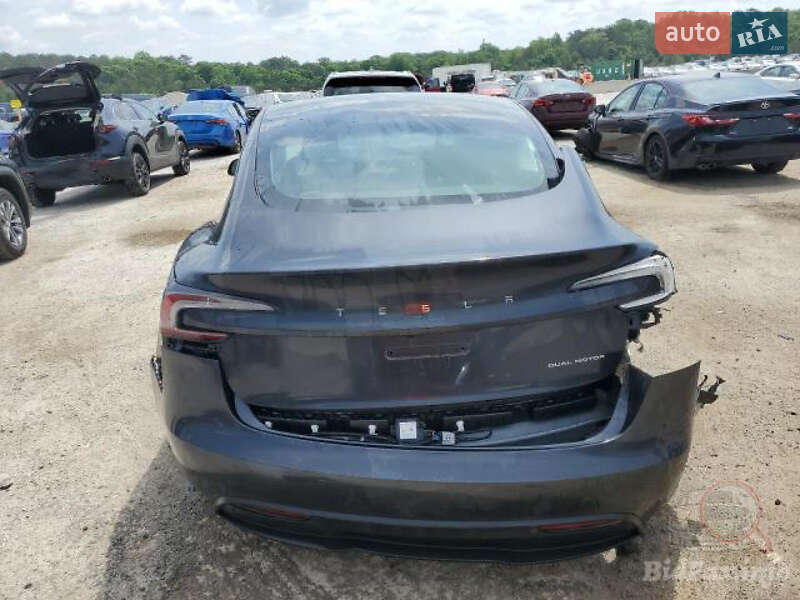 Седан Tesla Model 3 2024 в Самборе