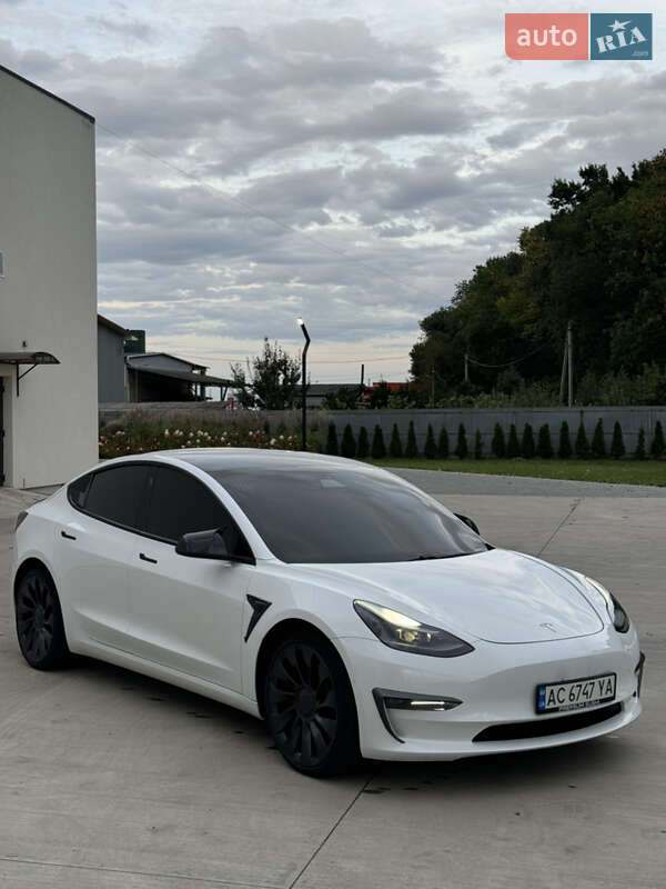 Седан Tesla Model 3 2021 в Луцьку