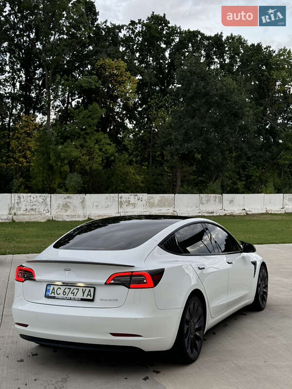 Седан Tesla Model 3 2021 в Луцьку