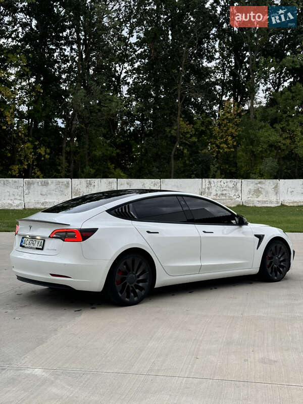 Седан Tesla Model 3 2021 в Луцьку