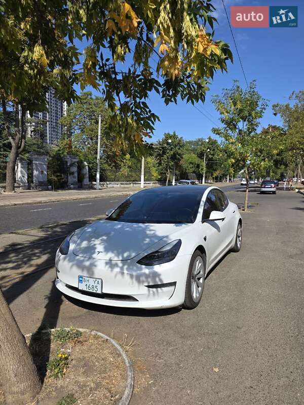 Tesla Model 3 2021