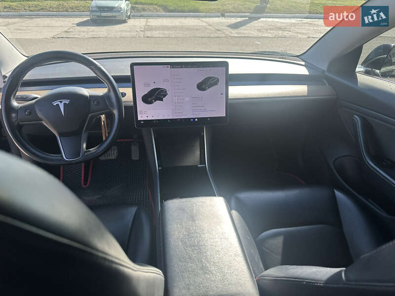 Седан Tesla Model 3 2019 в Харкові
