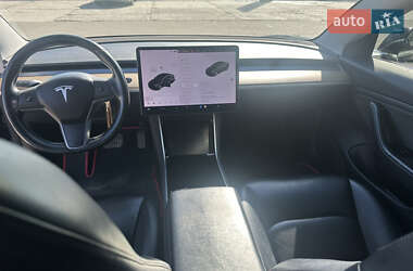Седан Tesla Model 3 2019 в 