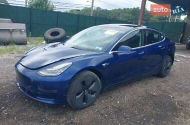 Седан Tesla Model 3 2018 в Киеве