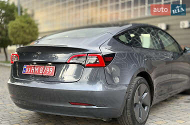 Седан Tesla Model 3 2022 в 