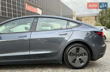 Седан Tesla Model 3 2022 в 
