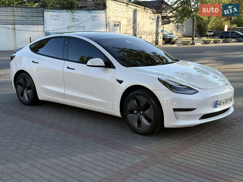Седан Tesla Model 3 2021 в Днепре фото 5 Седан Tesla Model 3 2021 в Днепре