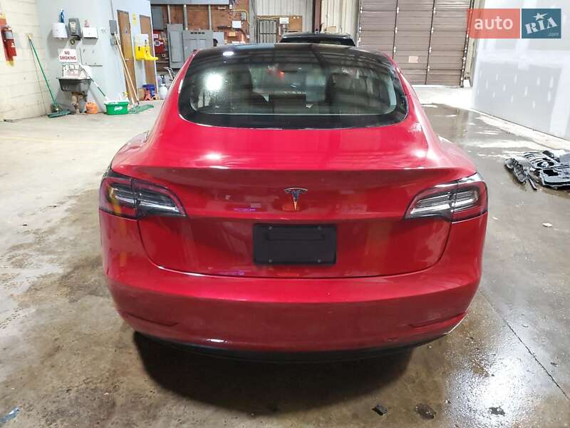 Седан Tesla Model 3 2022 в Киеве